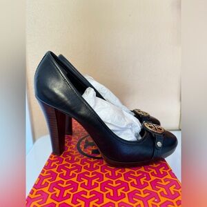 Tory Burch Logo Heels Platforms Size 9.5 Women